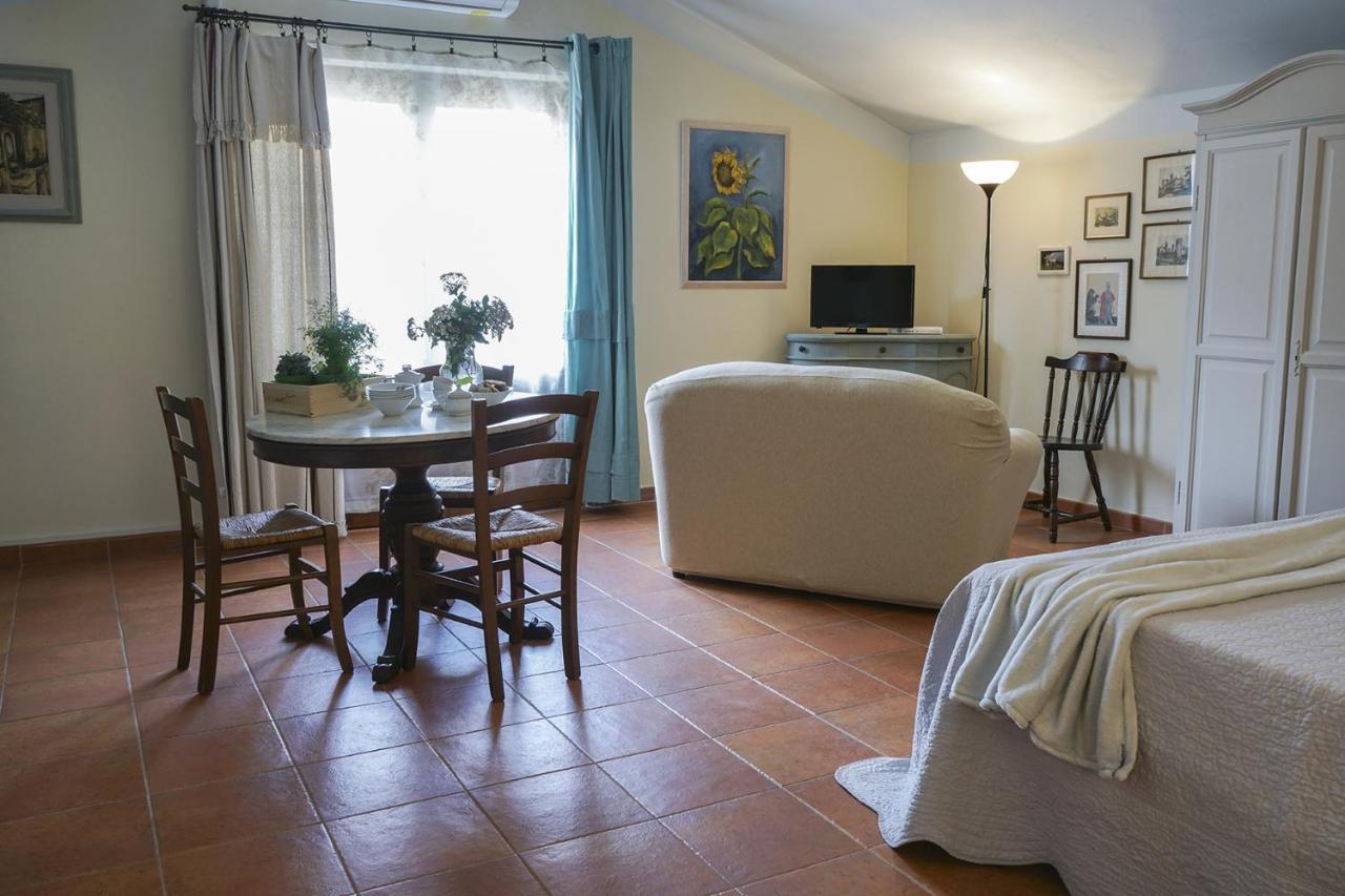 Locanda Degli Alberi 사세타 외부 사진
